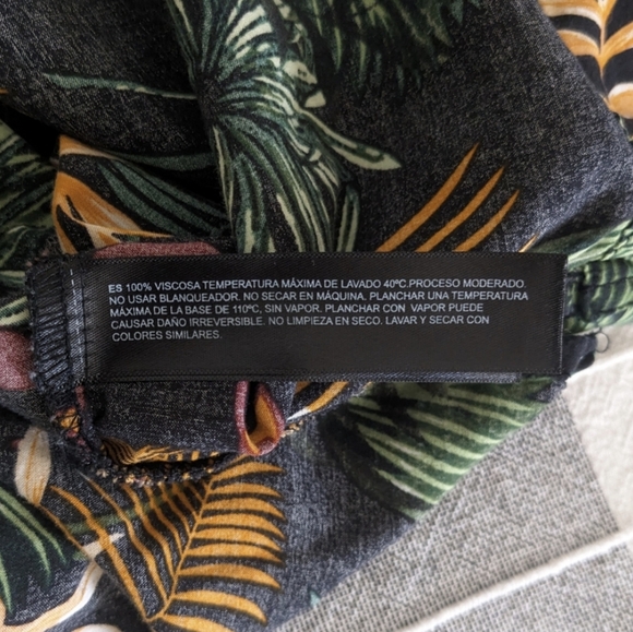 Denim & Flower Palm Tree Summer Tropical Animal Print Button Down - Picture 5 of 7